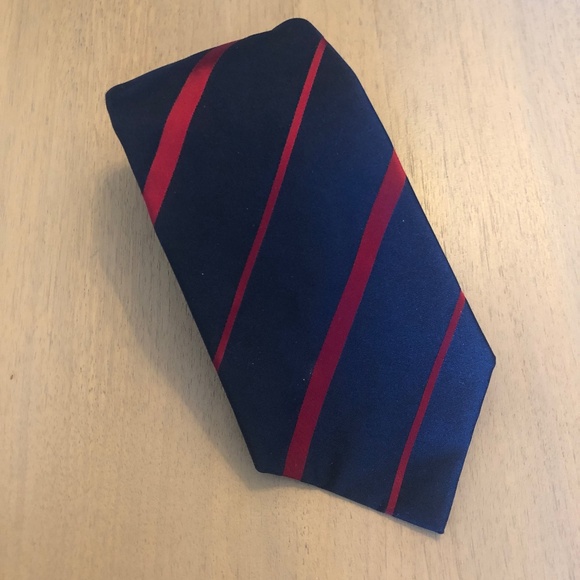 Sulka Vintage 100% SilkTie - Navy and Red Diagonal stripe - Picture 1 of 3